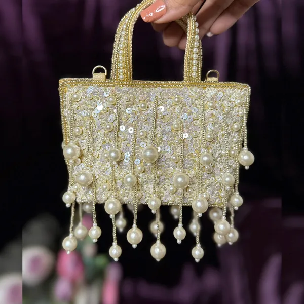 Light_Gold_Mini_Tassel_Sling